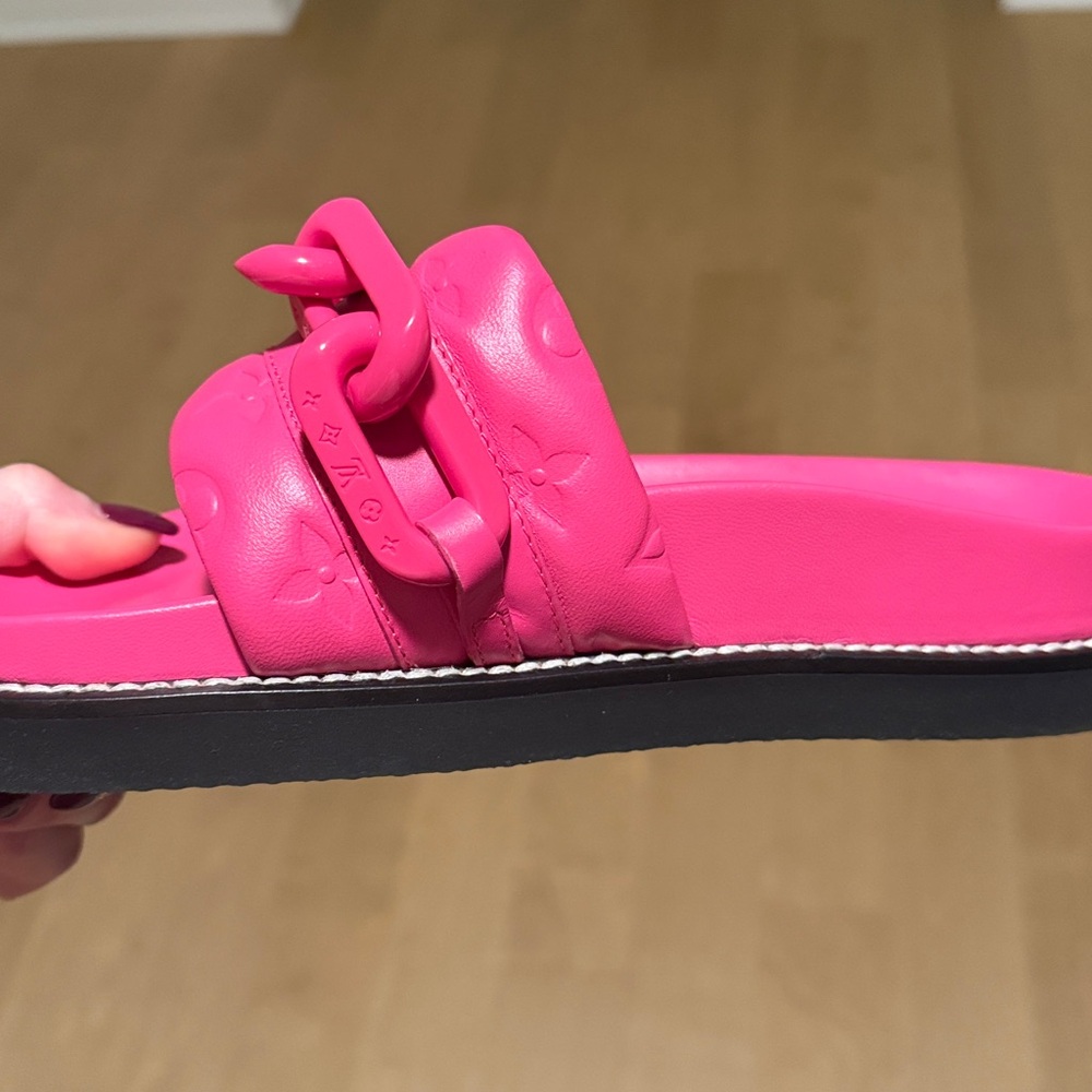 Louis Vuitton Fuchsia Chain Mules - Picture 6 of 8